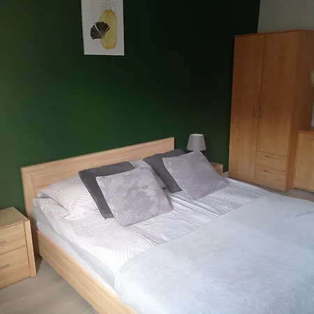 Amber Ostrowo (Puck)